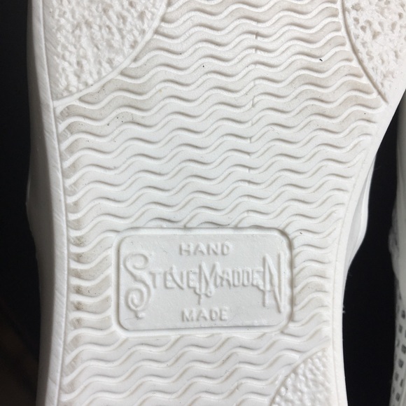 Steve Madden White Leather Slip On Sneakers NIB - Picture 4 of 8